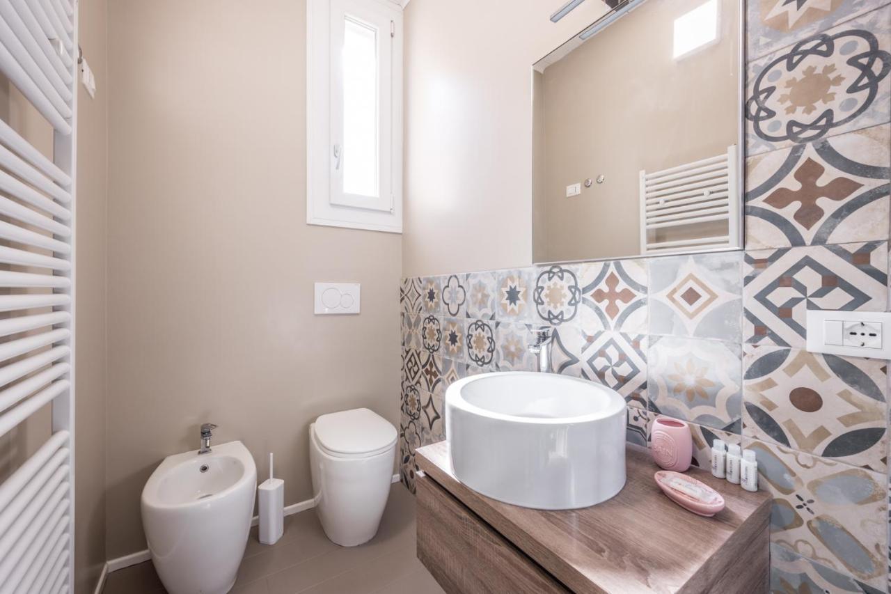 Suite 649 Mono Con Terrazzo Модена Екстериор снимка
