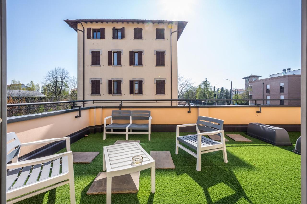 Suite 649 Mono Con Terrazzo Модена Екстериор снимка