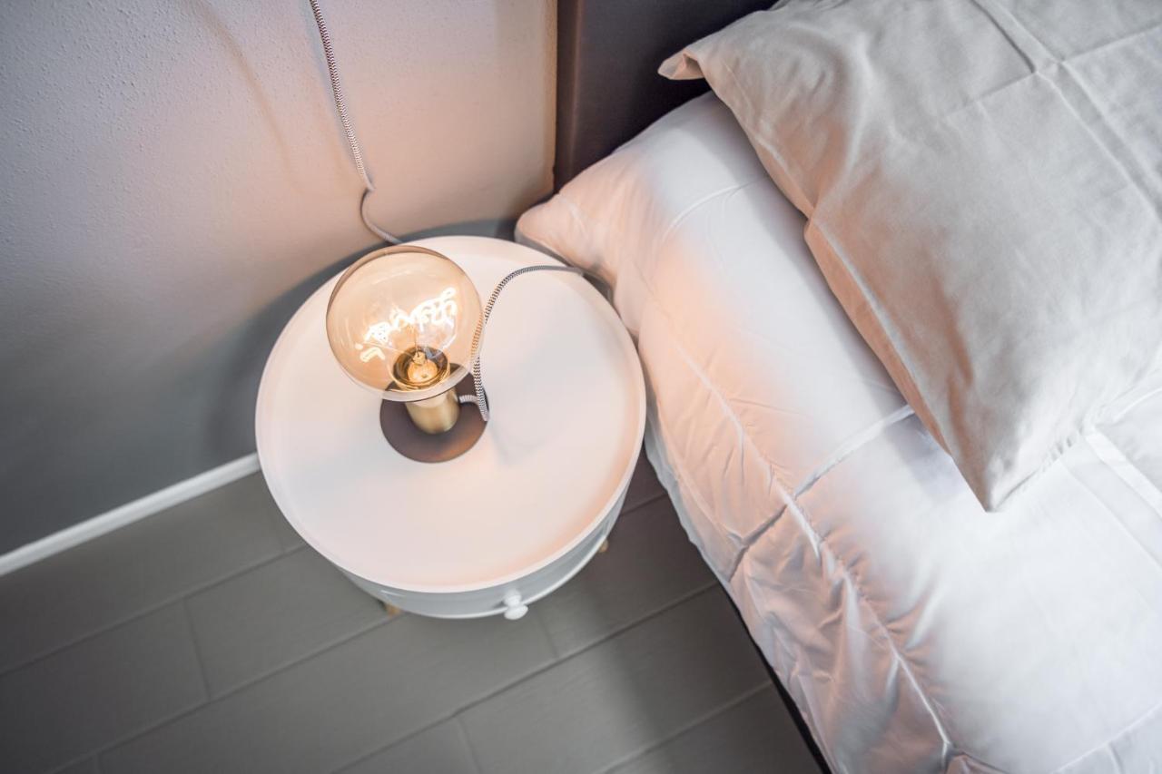 Suite 649 Mono Con Terrazzo Модена Екстериор снимка